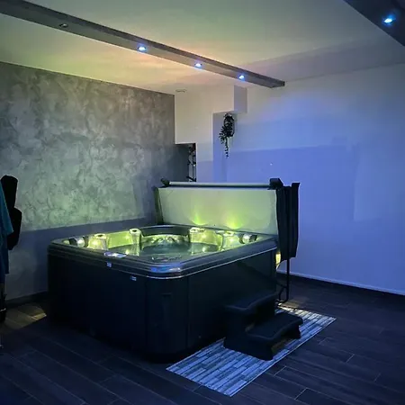 Le 46 : Superbe Jacuzzi * Безансон